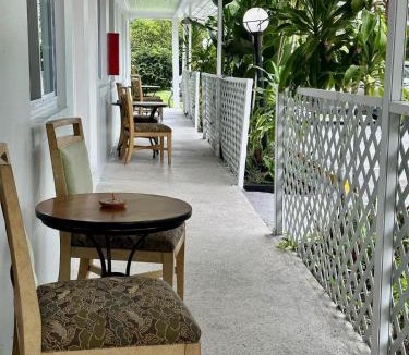 Naples Hotel | Conty's Motel