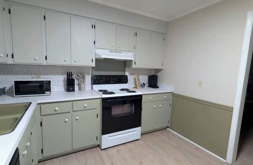 Boiling Springs House | Convenient 2BR, Fast Wi-Fi + Full Kitchen