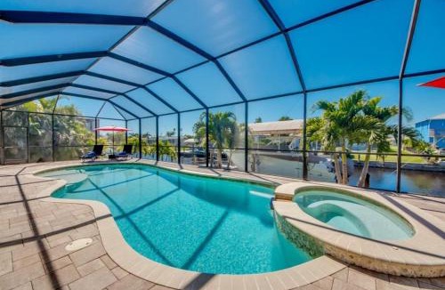 Yacht Club Villa | CoralVilla Felicity - pool, spa, river access, Tiki Hut
