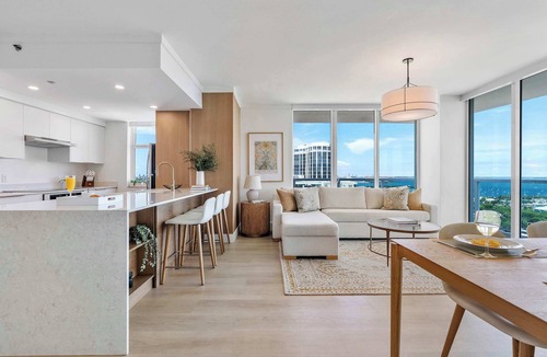 Coconut Grove Apartment | Corner Suite with Panoramic Ocean Views