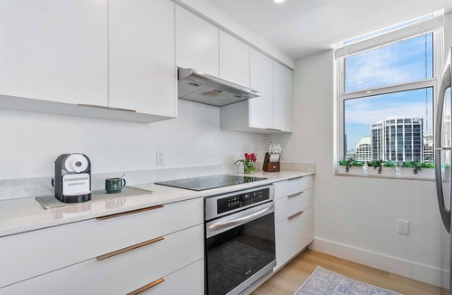 Coconut Grove Apartment | Corner Suite with Panoramic Ocean Views