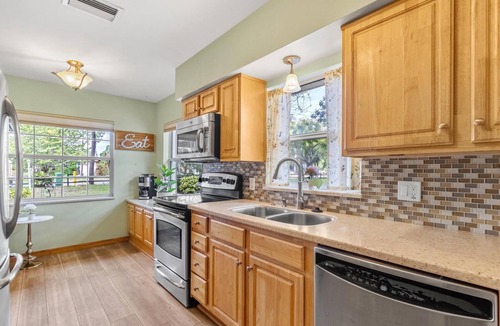 South Pinellas Community Council Cottage | Cottage by the Beach