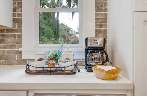 Pigeon Point House | Cottage near boat landing and downtown Beaufort - Hunting Island Pass