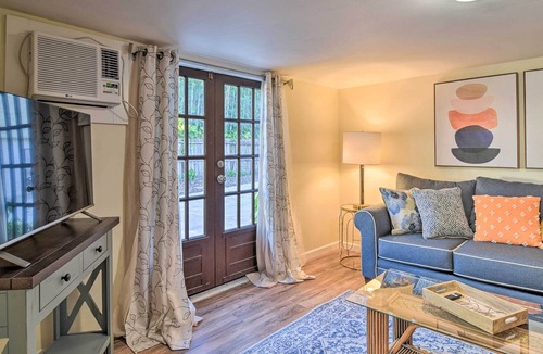 Gulfport Cottage | Cottage w/ Fire Pit ~ 3 Mi to St Pete Beach!