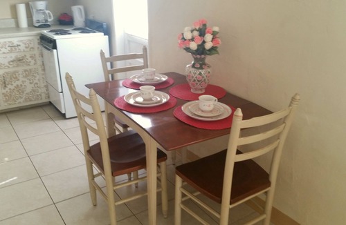 Laurel Cottage | Cottage within walking distance to Casey Key Beach