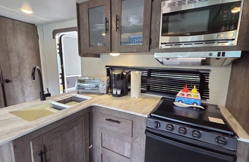River Ranch RV Rental | Country Cowboy RV Campsite in River Ranch 72