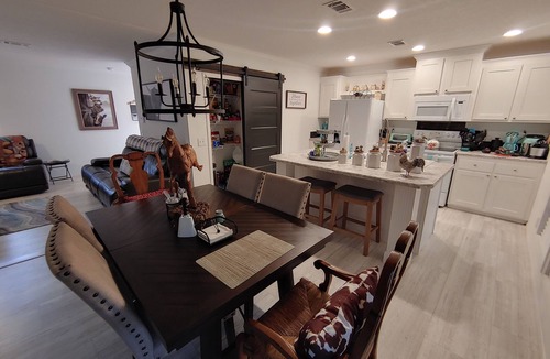 Clewiston House | Country Living w/Horse back trails and a bass fishing paradise!