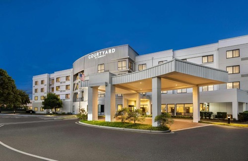Westampton Hotel | Courtyard Mt. Holly Westampton
