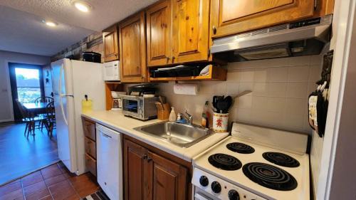 River Ranch Apartment | Cowboy Up! River Ranch Ground Floor Cottage w Porch! 162