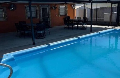 Greater Palm River Point CDC House | COZIES- LARGE GROUP RETREAT -5 bedrooms