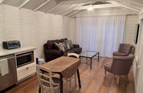 Southgate Apartment | Cozy 1BR in Pinecraft 10 Min to Sarasota Fun