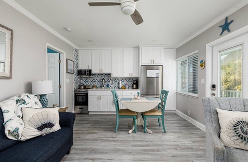 North Redington Beach Condo | Cozy 1BR Condo w/0 min walk to beach! Spectacular views! Summer 2026 open!