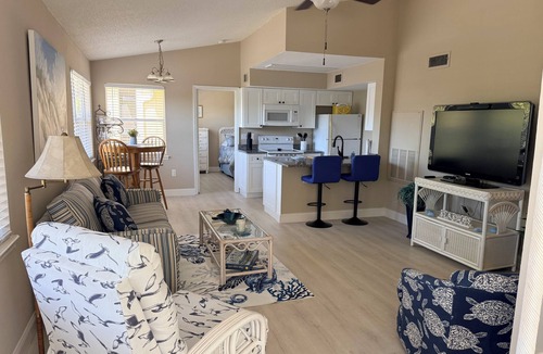 Villas Condo | Cozy 2-bedroom/2 bath Condo in beautiful Ft Myers Florida. Many amenities!