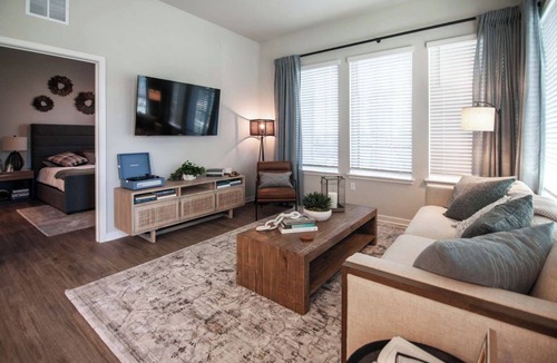 Wimauma Apartment | Cozy 2-bedroom apartment with AC in charming Wimauma