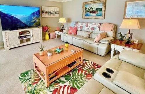 Seminole Condo | Cozy 2-bedroom condo in peaceful Seminole, 2200 monthY 8 min beach, walk to ma