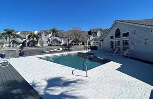 Lake Magdalene Condo | Cozy 2-bedroom condo with AC in excellent Tampa location