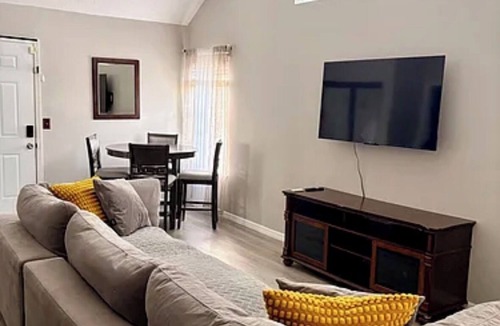 Lake Magdalene Condo | Cozy 2-bedroom condo with AC in excellent Tampa location
