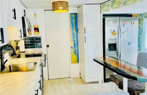 Nettles Island Cottage | Cozy 2-bedroom cottage with AC in the beautiful community of Nettles Island
