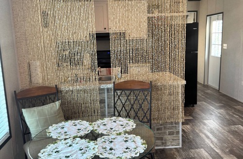 Nokomis House | Cozy 2-bedroom home in marvelous Nokomis with WiFi, AC