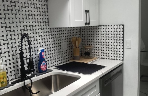 Oldsmar House | Cozy 2-bedroom house in enjoyable Oldsmar with AC