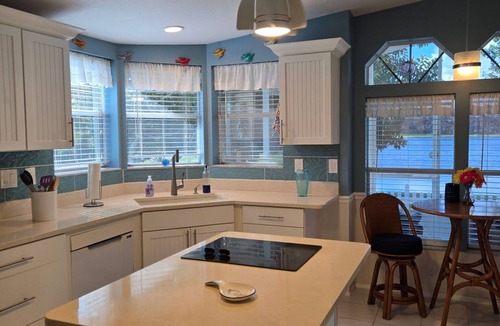 Barefoot Bay House | Cozy 2-bedroom mobile home in enjoyable Barefoot Bay, Florida.