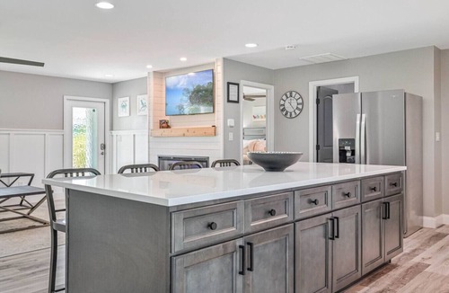 Bonita Springs House | Cozy 2 bedroom on the canal with pool and hot tub!