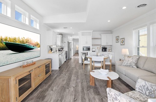 Jensen Beach House | Cozy 2-bedroom stilt house in peaceful Jensen Beach with AC