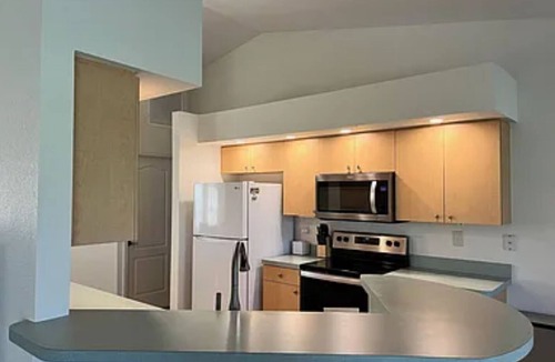 White Marsh House | Cozy 3 bedroom 2 bathroom house.
