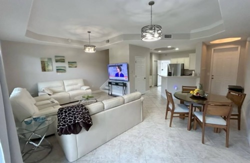 Biggar Condo | Cozy 3-bedroom condo in perfect Fort Myers with AC