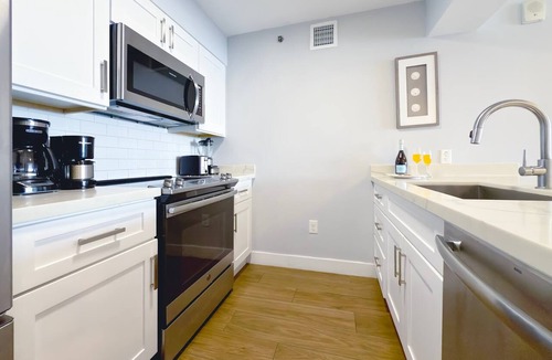 Brickell Apartment | Cozy 3BR Condo with Ocean View and Balcony
