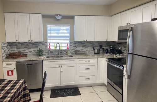 Temple Crest House | Cozy 3BR Home Steps from Busch Gardens with Private Parking & Spacious Yard
