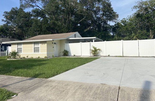 Temple Crest House | Cozy 3BR Home Steps from Busch Gardens with Private Parking & Spacious Yard