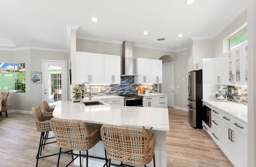 Bonita Springs House | Cozy 3BR house w/AC minutes from the best beaches & minutes to Naples 5th Ave
