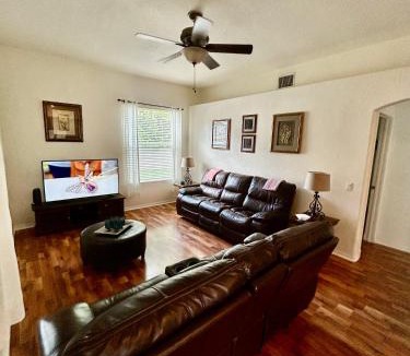 Valrico House | Cozy and Comfortable Spacious Home 3-Bed 2-Bath Sleeps 7