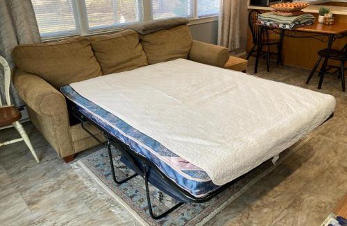 Southbury Apartment | Cozy Apartment Centrally Located in Southbury