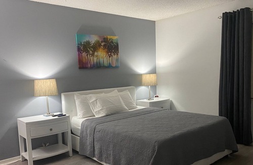 Tropic House | Cozy Apartment Located in Prime Location