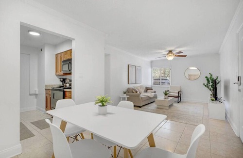 SoHo Apartment | Cozy Bayshore Stay | Free Parking + Pool & Gym
