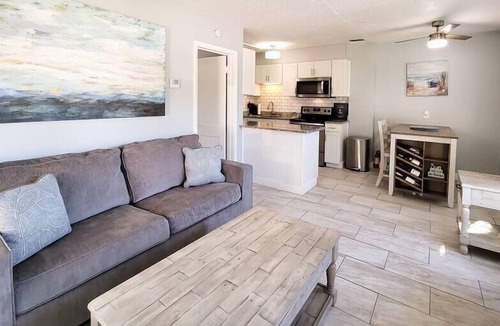 Belle Vista House | Cozy Beach Hideaway: Entire 2BR/2BA House with