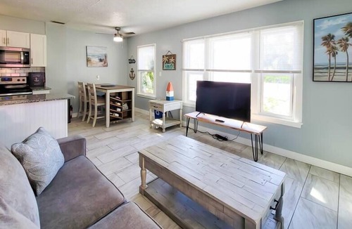 Belle Vista House | Cozy Beach Hideaway: Entire 2BR/2BA House with