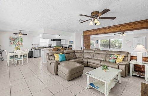 Englewood Condo | Cozy Coastal Quadruplex on Manasota Key, Entire Property Rental, Sleeps 12
