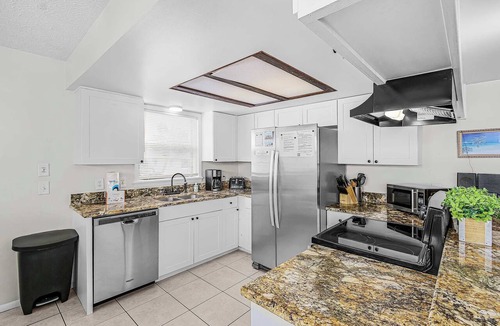Englewood Condo | Cozy Coastal Quadruplex on Manasota Key, Entire Property Rental, Sleeps 12
