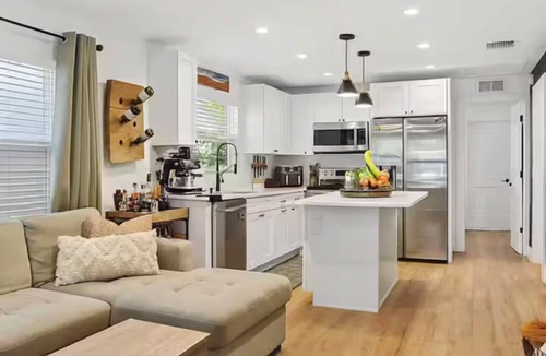 Lake Worth House | Cozy Cottage - Beach Bliss Meets Downtown Charm!