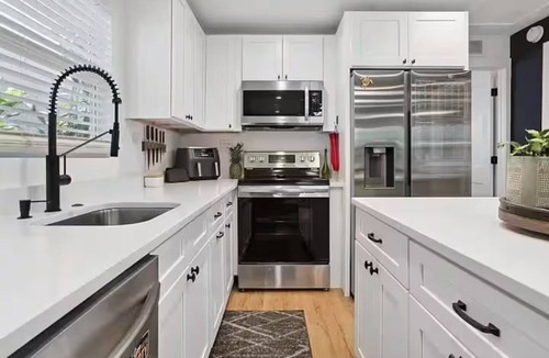 Lake Worth House | Cozy Cottage - Beach Bliss Meets Downtown Charm!