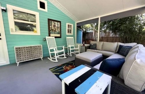 Gulfport Cottage | Cozy Cottage for Lovers