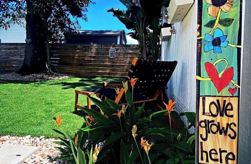 St. Petersburg - Clearwater Cottage | Cozy Cottage in the heart of St. Pete with hot tub- Pets welcome!