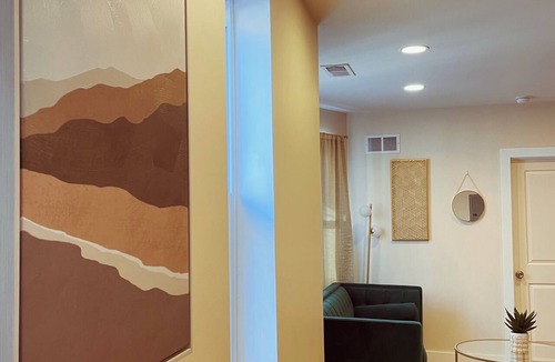 West Philadelphia Apartment | Cozy Elements Near UPenn and CHOP World Cup Discounts available