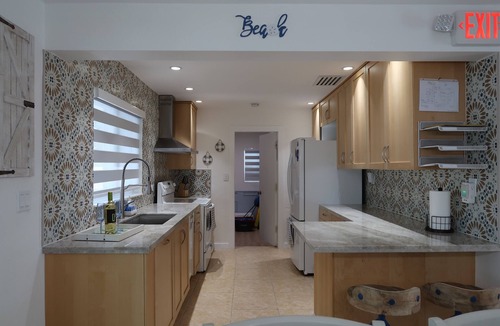 Marathon House | COZY FAMILY HOME-POOL-SPA -5 minute drive to sombrero beach-private property
