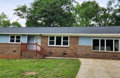 Arcadia House | Cozy Getaway 3BR, Arcade + Foosball, Sleeps 10