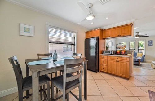 Bonita Shores Cottage | Cozy Getaway!