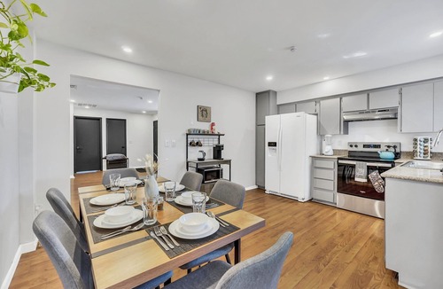 Cypress Gardens House | Cozy home 3 Bd 2 Bath sleeps 10 people 3 Minutes to Legoland .WiFi, central air.